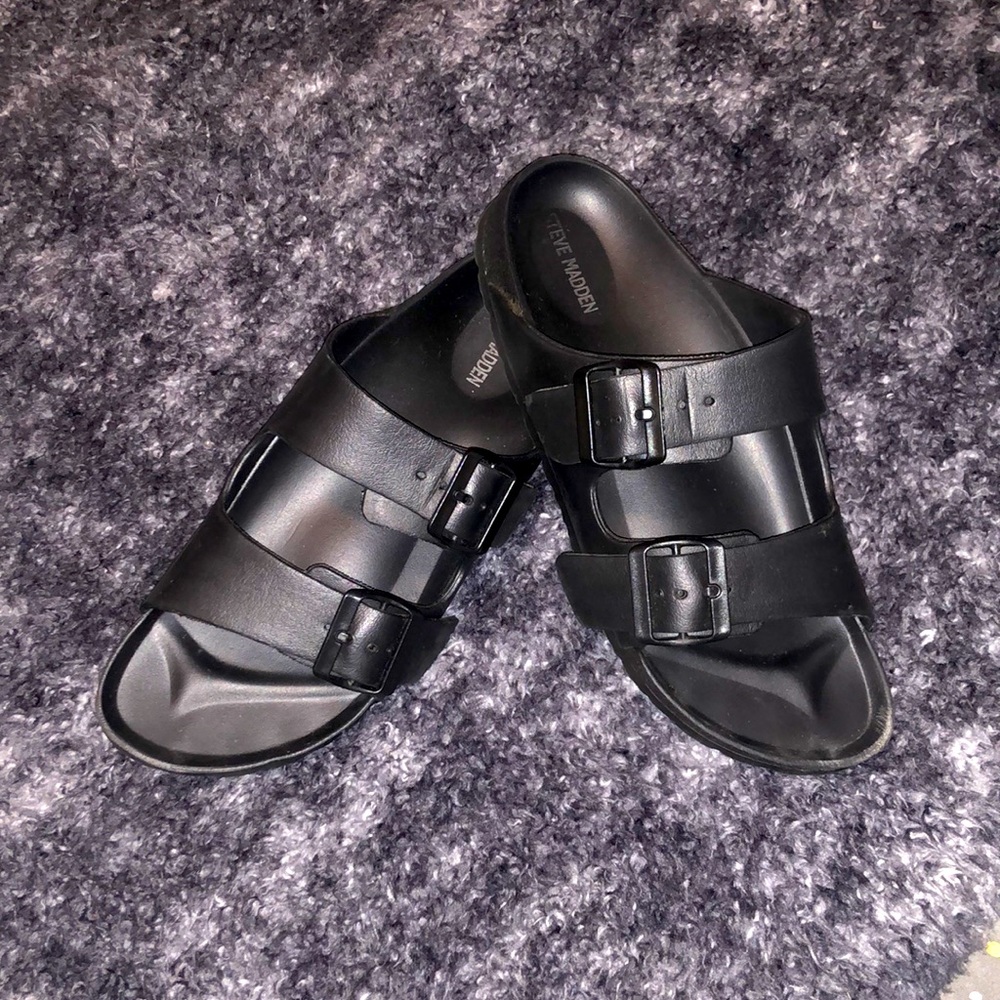 STEVE MADDEN “BUBBLES” SANDALS